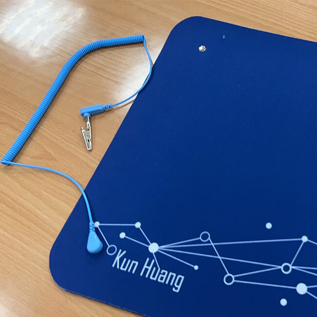 Functional ESD Safe Mat